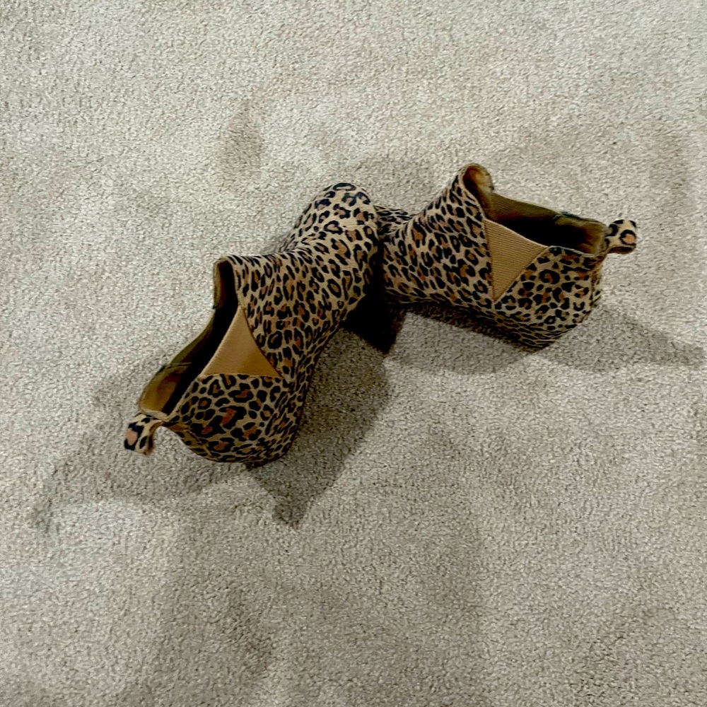 Toms animal print wedge size 10 worn once